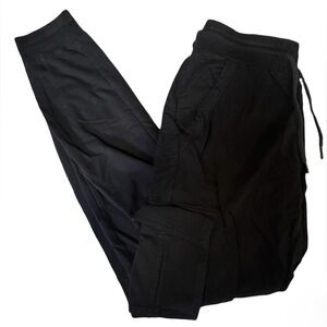 ALO Yoga Black Cargo Pants with Elastic Waistband